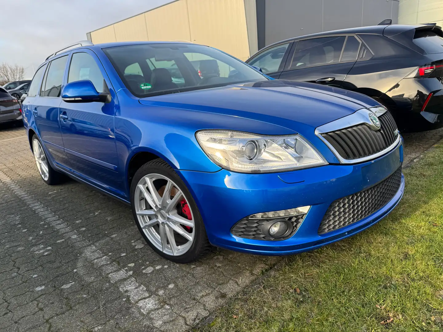 Skoda Octavia Automatik Blau - 1