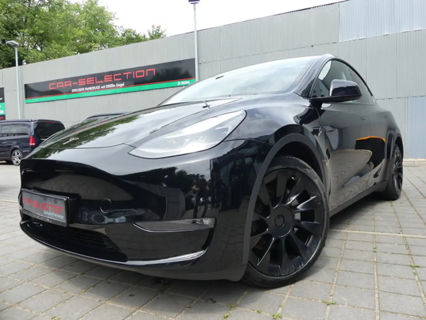 Tesla Model Y Long Range Dual AWD PANO/WÄRMEPUMPE/4xSHZ Black - 2