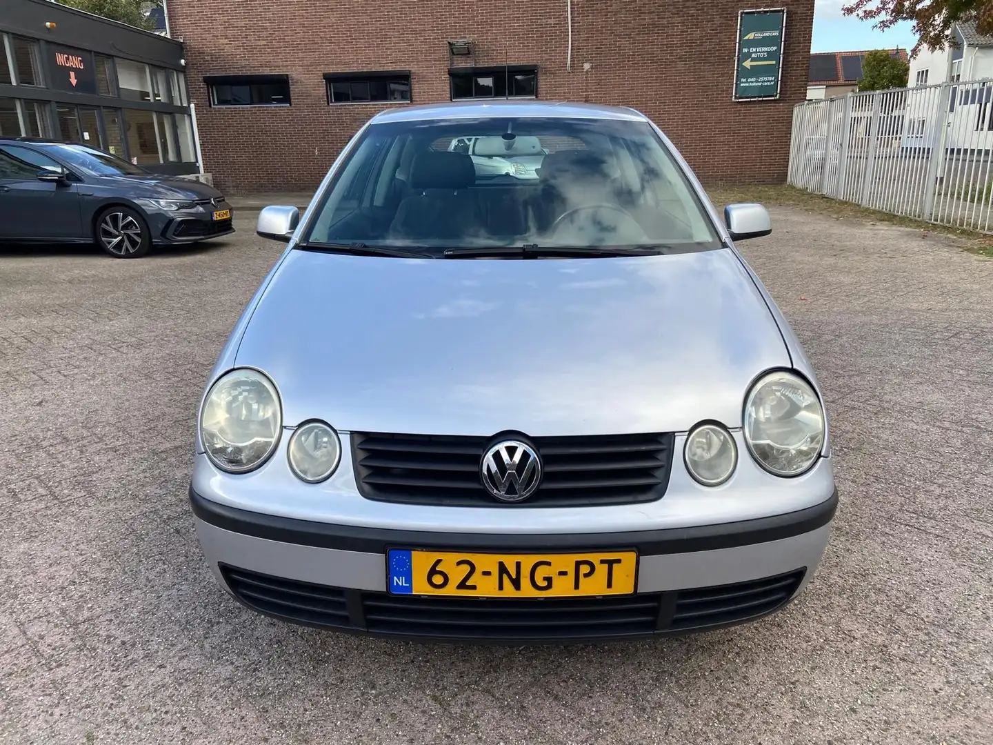 Volkswagen Polo 1.4-16V Comfortline Gris - 2