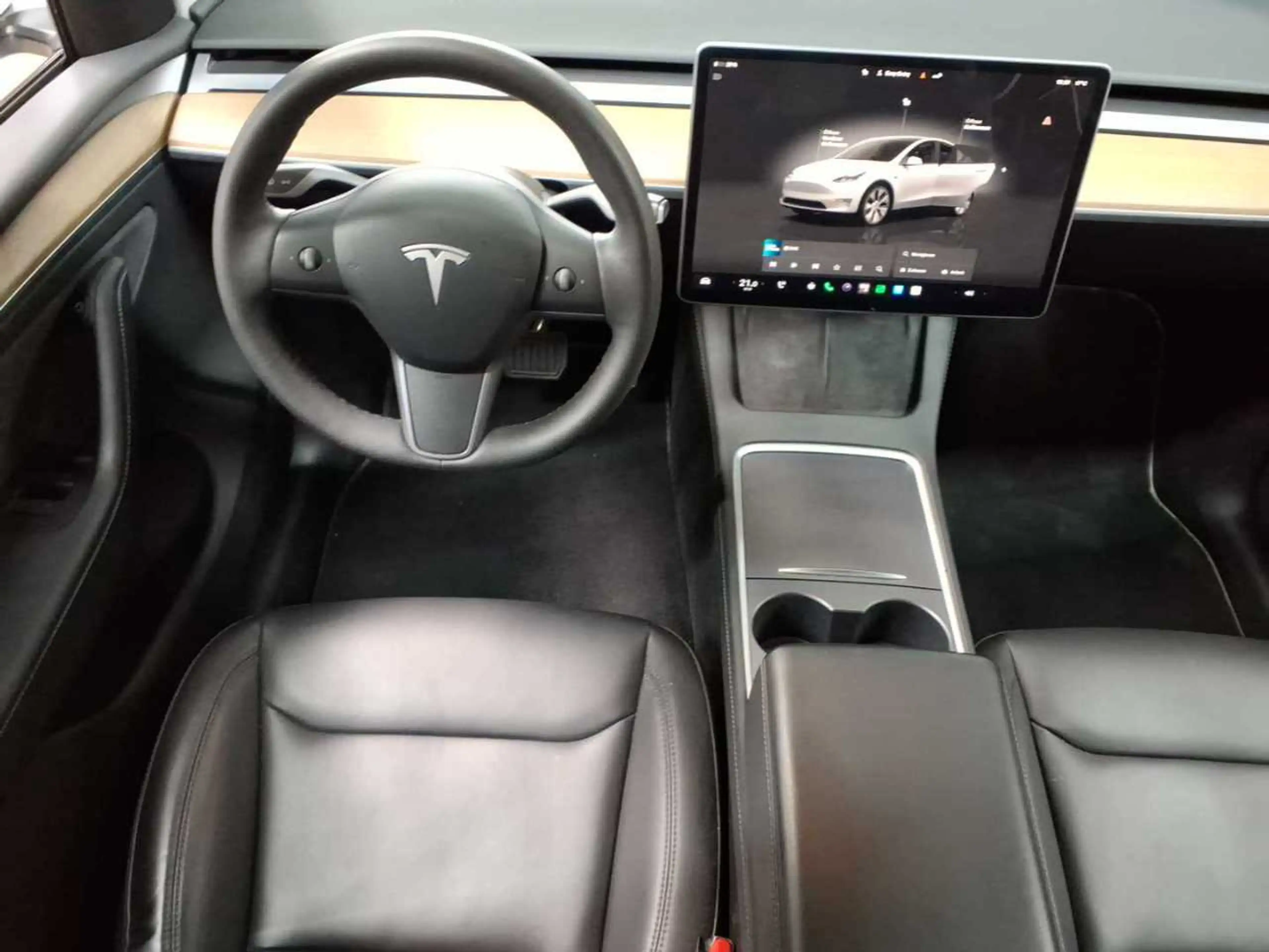 Tesla Model Y Long Range Dual Motor AWD — photo 10