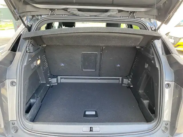 Peugeot 3008 view 9