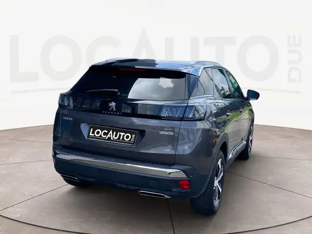 Peugeot 3008 view 4