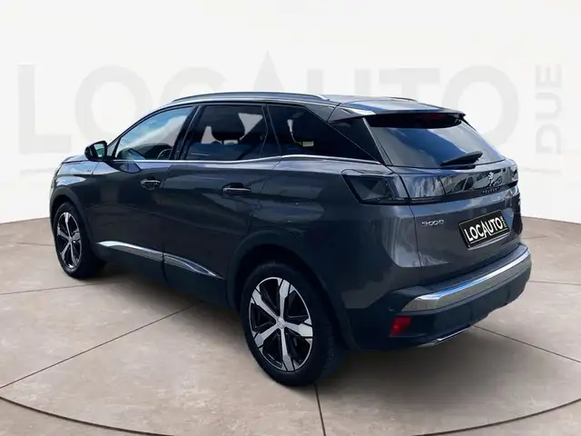 Peugeot 3008 view 5