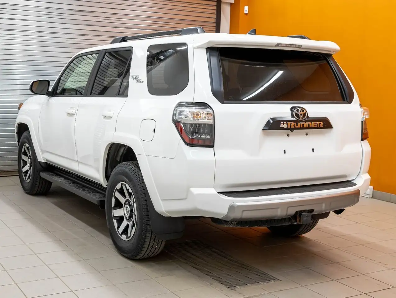 Toyota 4-Runner снимка Toyota 4-Runner