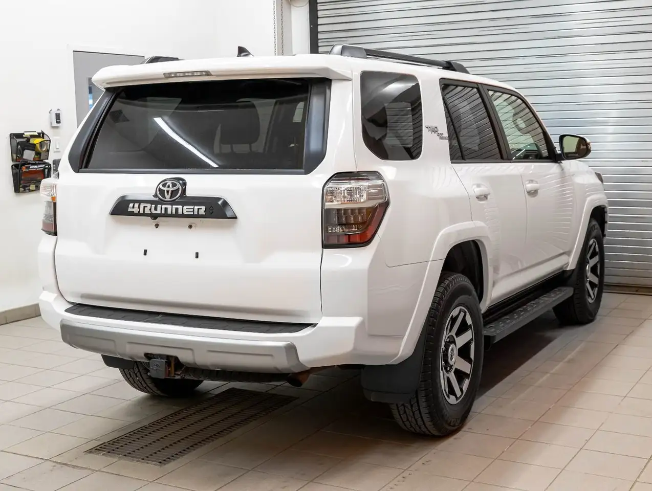 Toyota 4-Runner снимка Toyota 4-Runner