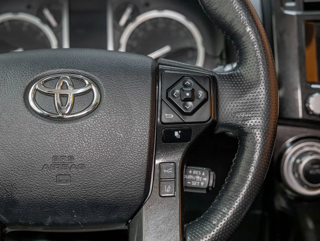 Toyota 4-Runner снимка Toyota 4-Runner