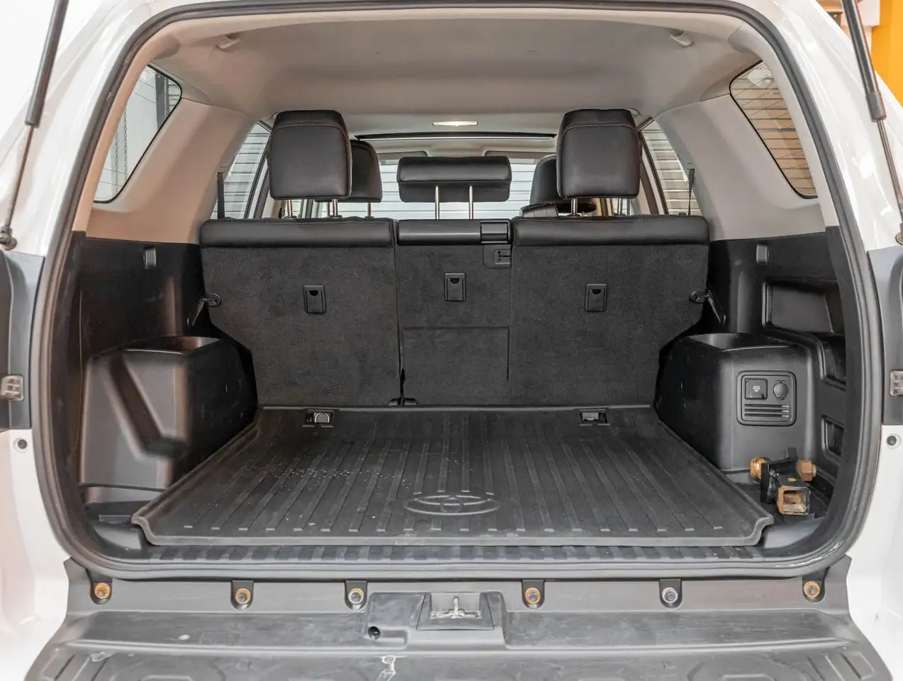 Toyota 4-Runner снимка Toyota 4-Runner