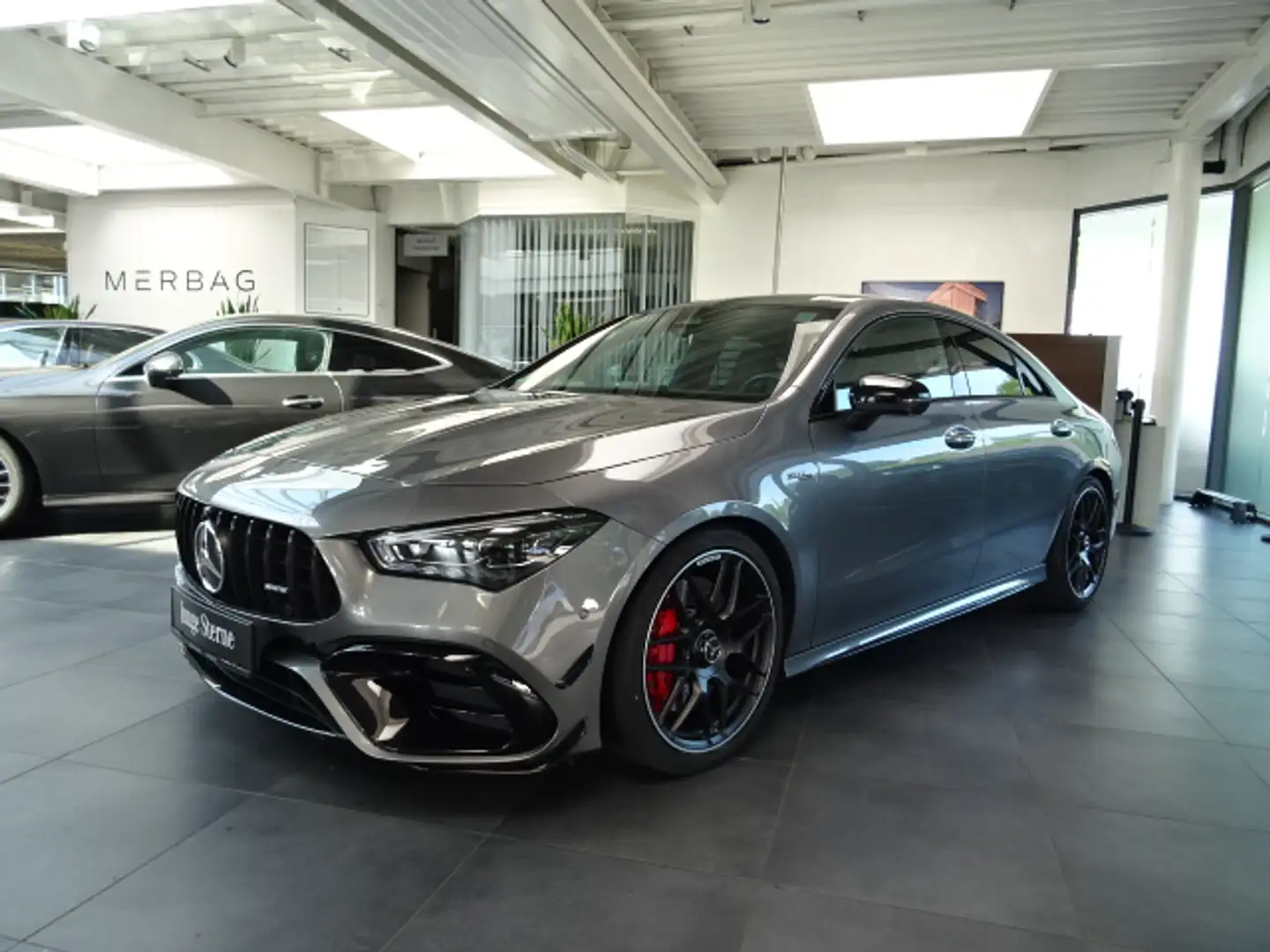 Mercedes-Benz CLA 45 AMG AMG CLA 45 S 4M *AERO PERFORMANCE NIGHT PERF SIT Šedá - 2
