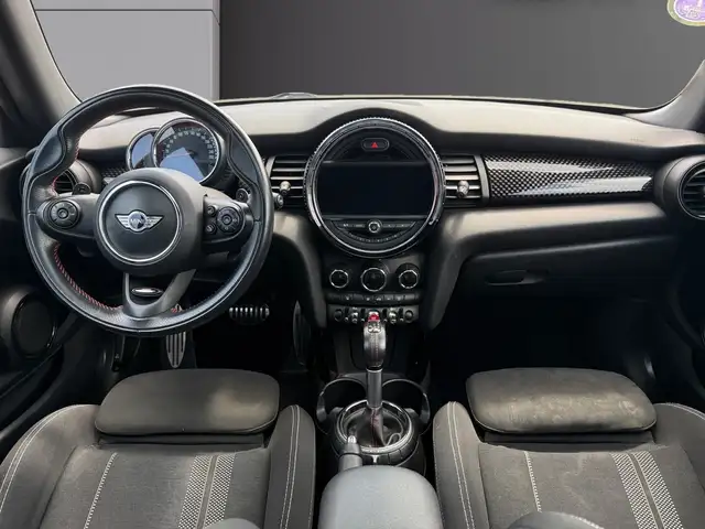 Mini Cooper view 2