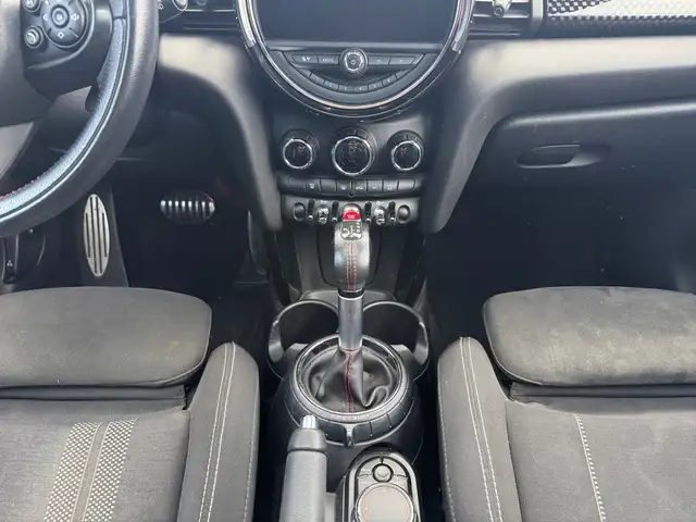 Mini Cooper view 11