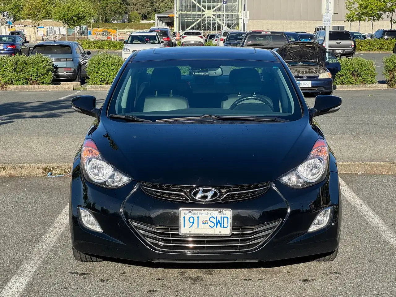 Hyundai ELANTRA photo Hyundai ELANTRA