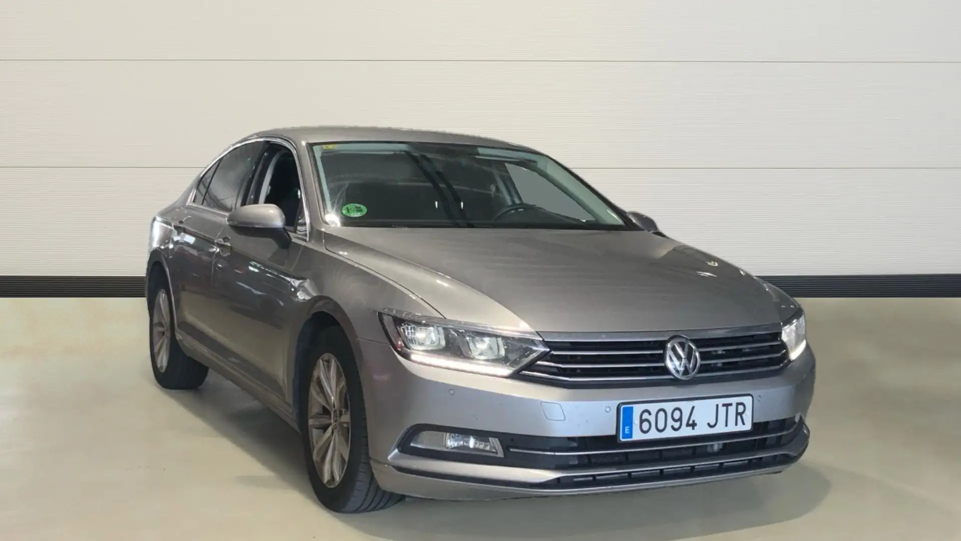 Volkswagen Passat 2.0TDI Advance 110kW - 1
