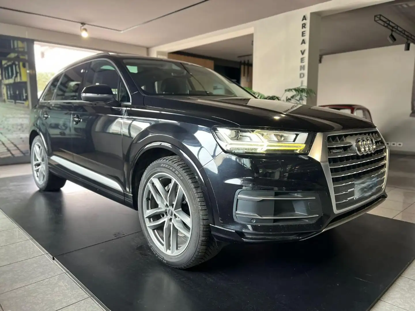 Audi Q7 3.0 TDI 272 CV quattro tiptronic Sport Plus Noir - 1