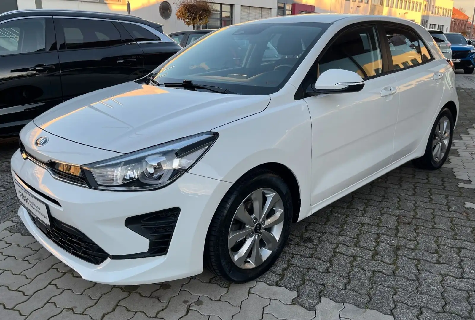 Kia Rio Vision - Navi CAM EPH SHZ EPH Gar uvm. Blanc - 1