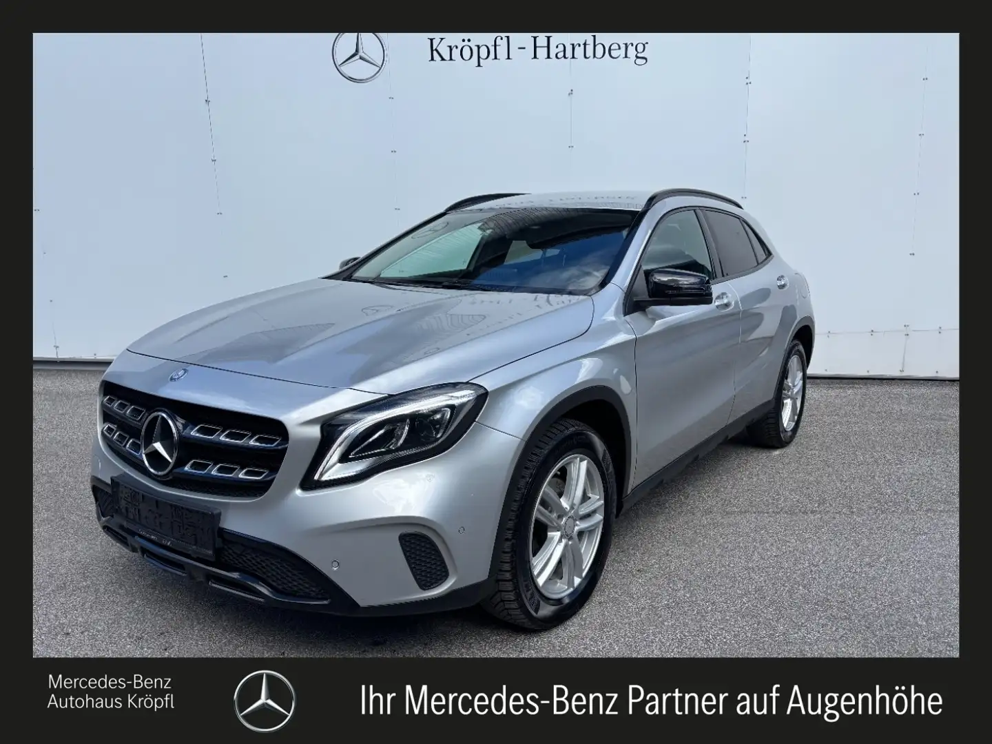 Mercedes-Benz GLA 180 d Style Night RKam KeyGo Shz LED Ambi Ezüst - 1
