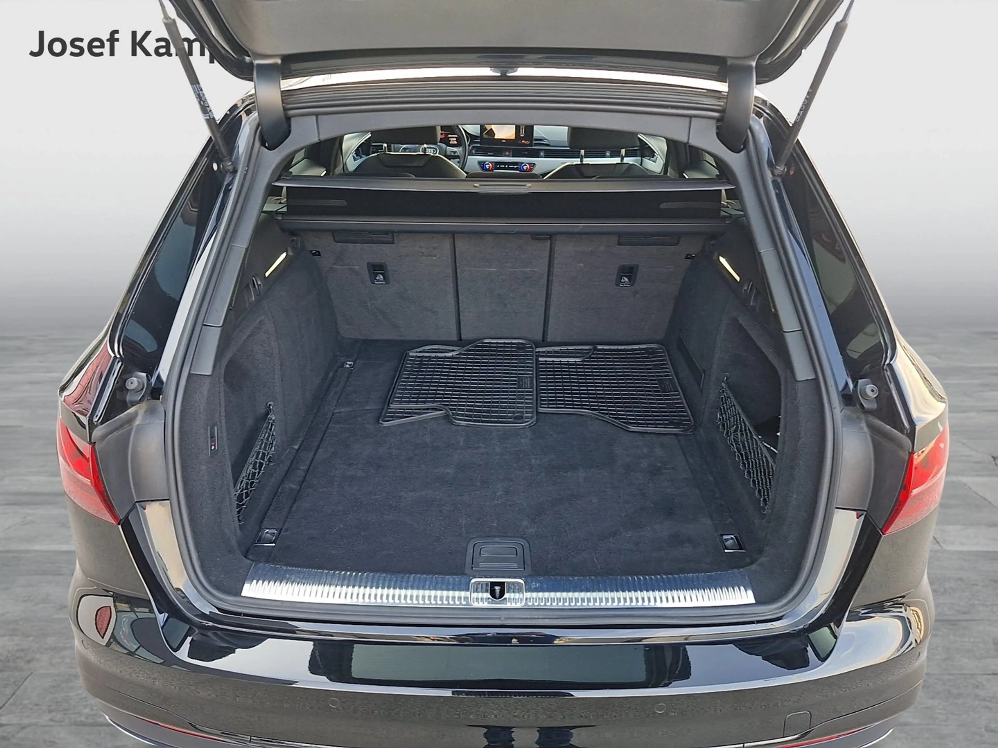 Audi A4 40 TDI quattro S line — photo 13