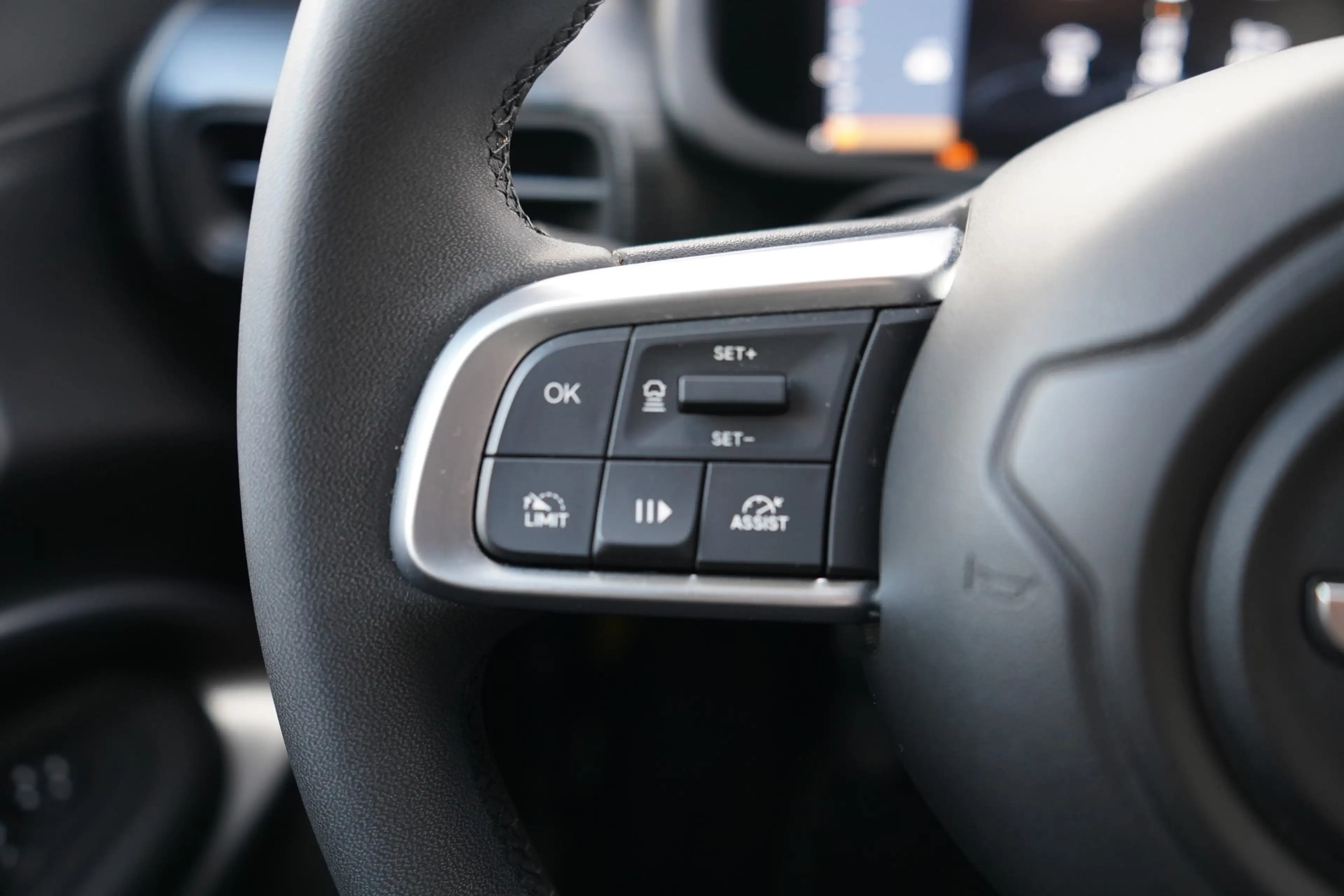 Jeep Avenger 1.2 Altitude LED Navi ACC el. Heckklappe — photo 14