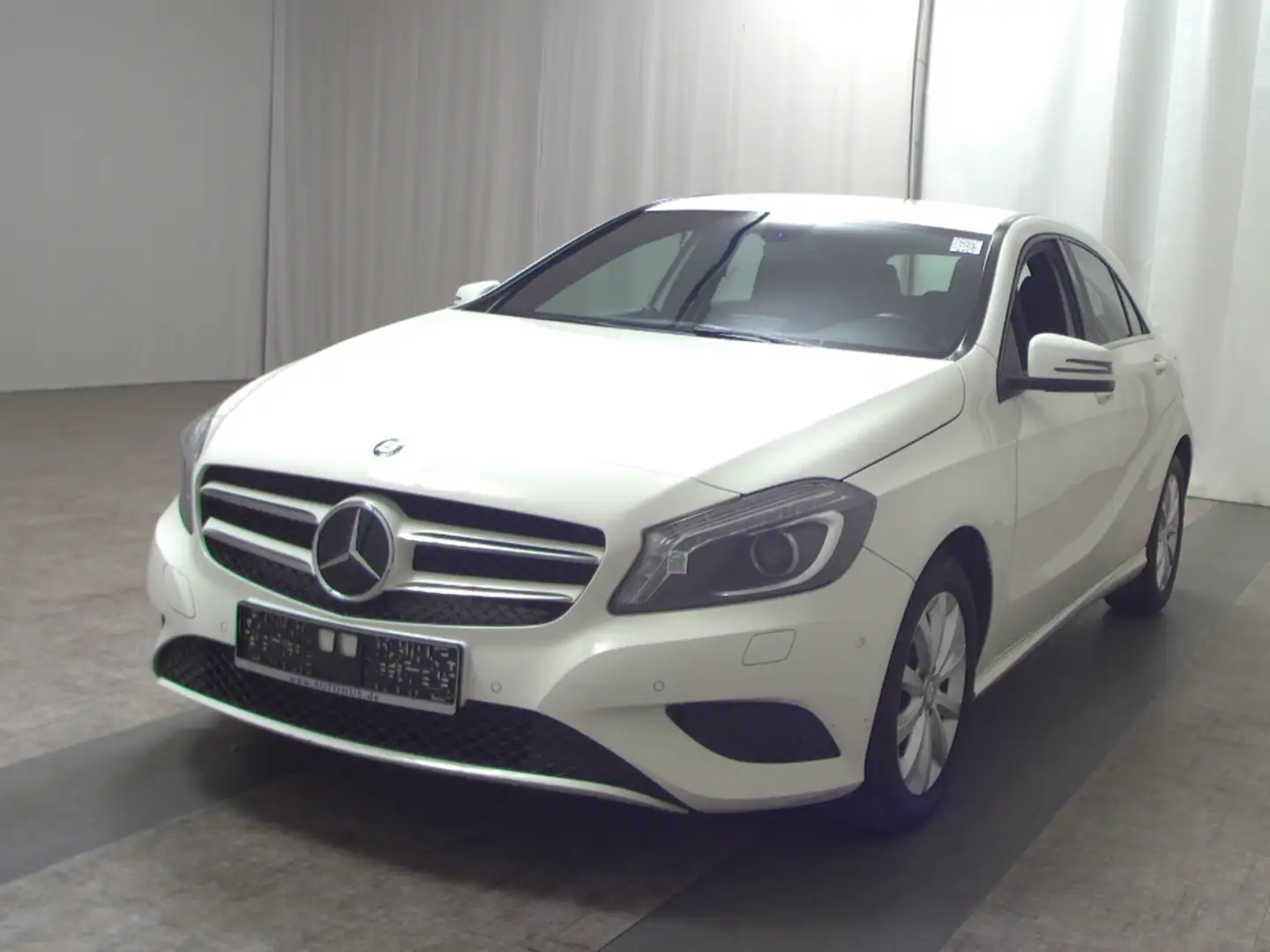 Mercedes-Benz A 180 Style Navi Xenon PDC Shz Білий - 2