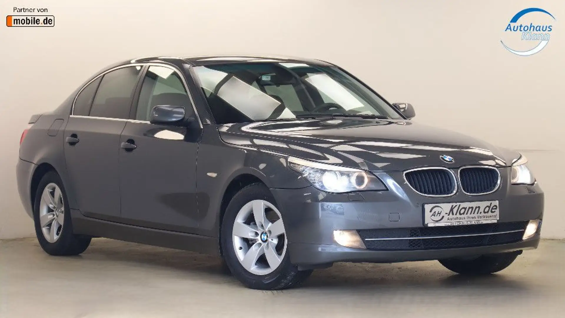 BMW 520 i 2.0 LCI 170PS Bi-Xenon Navi AHK Klima SHZ Szürke - 1