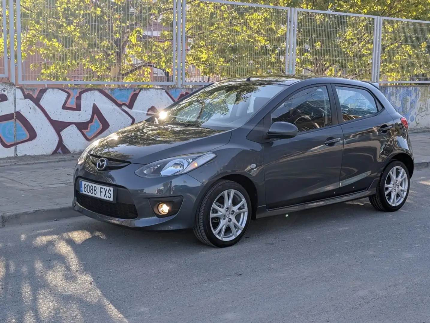 Mazda 2 1.3 Active+ 86 Gris - 1