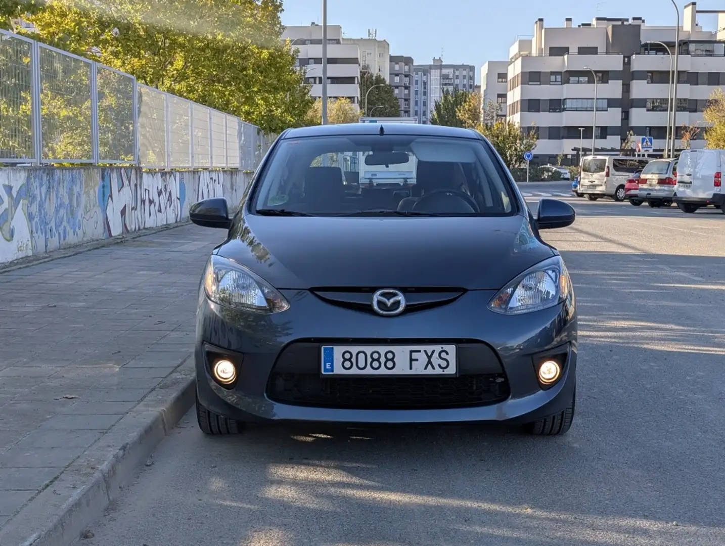 Mazda 2 1.3 Active+ 86 Gris - 2
