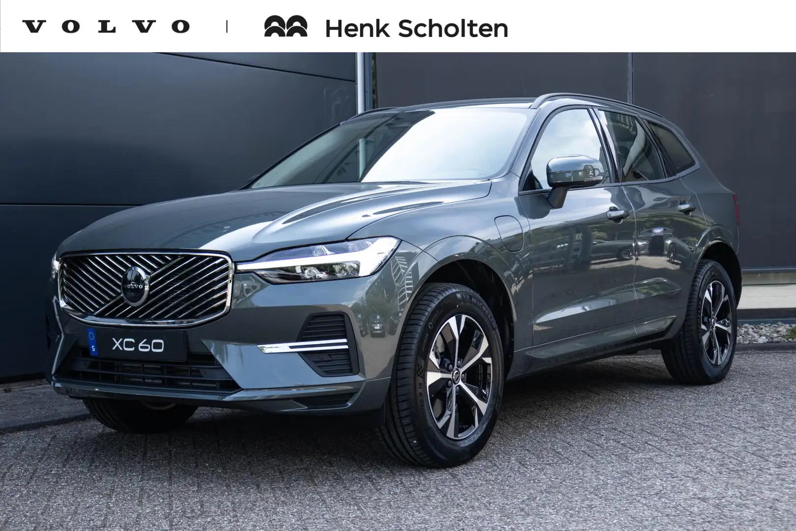 Volvo XC60 T6 Plug-in hybrid AWD Essential | Google Navigatie - 1