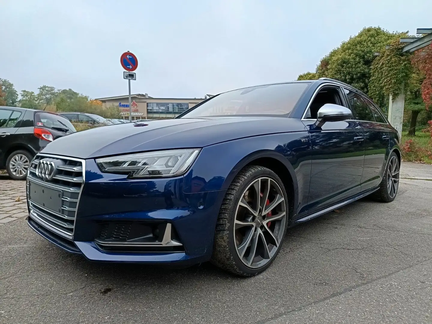 Audi S4 Avant 3.0 TFSI quattro S -line Blau - 1