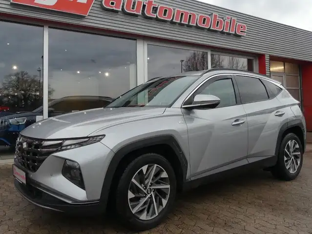 Hyundai TUCSON Select 2WD*Navi*Kamera*1. Hand*MwSt