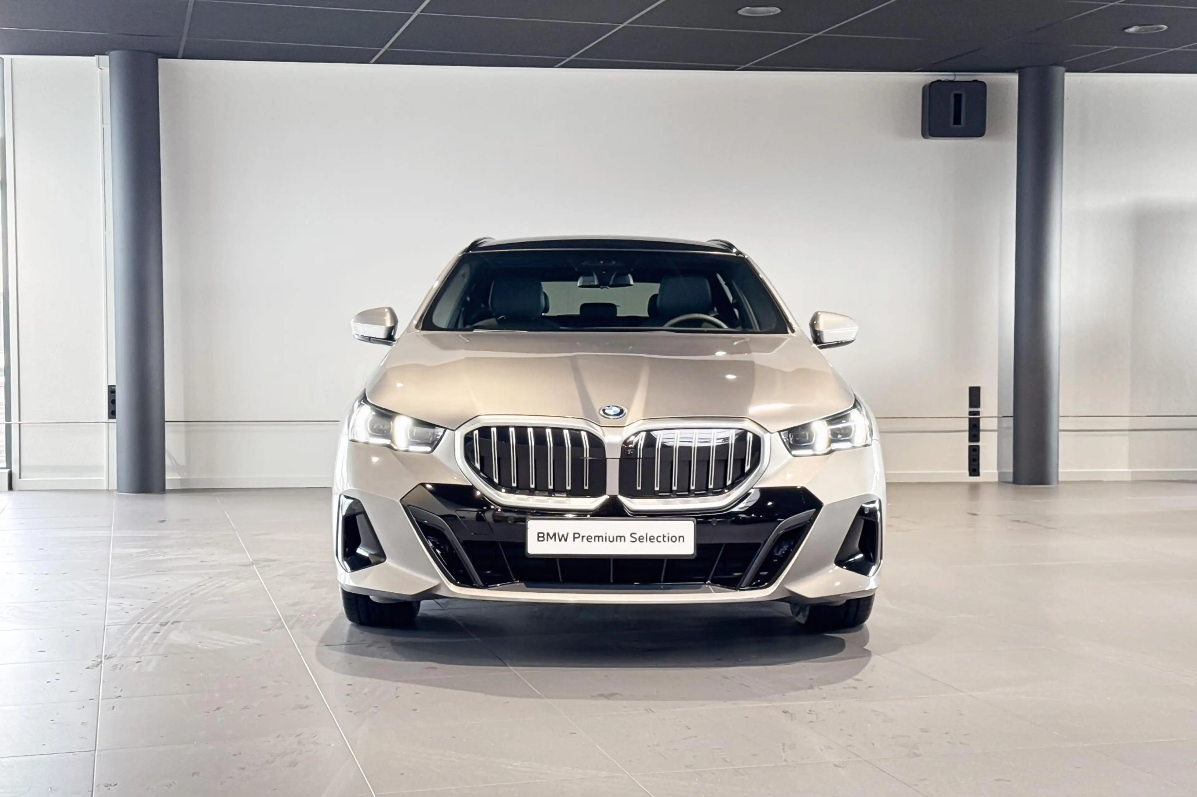 BMW 550 5 Serie Touring 550e xDrive | M Sport | Glazen Pan — photo 5