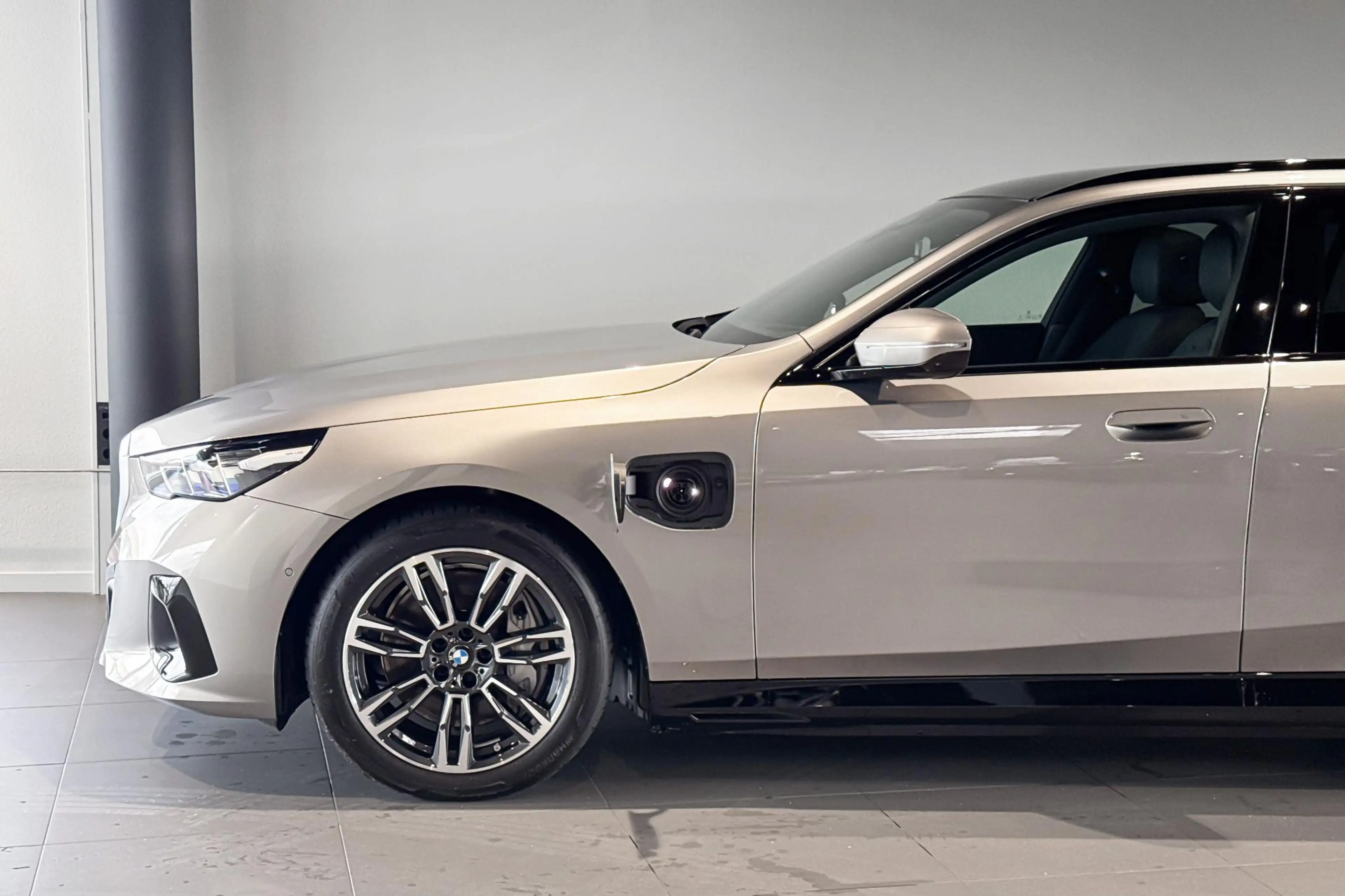 BMW 550 5 Serie Touring 550e xDrive | M Sport | Glazen Pan — photo 4