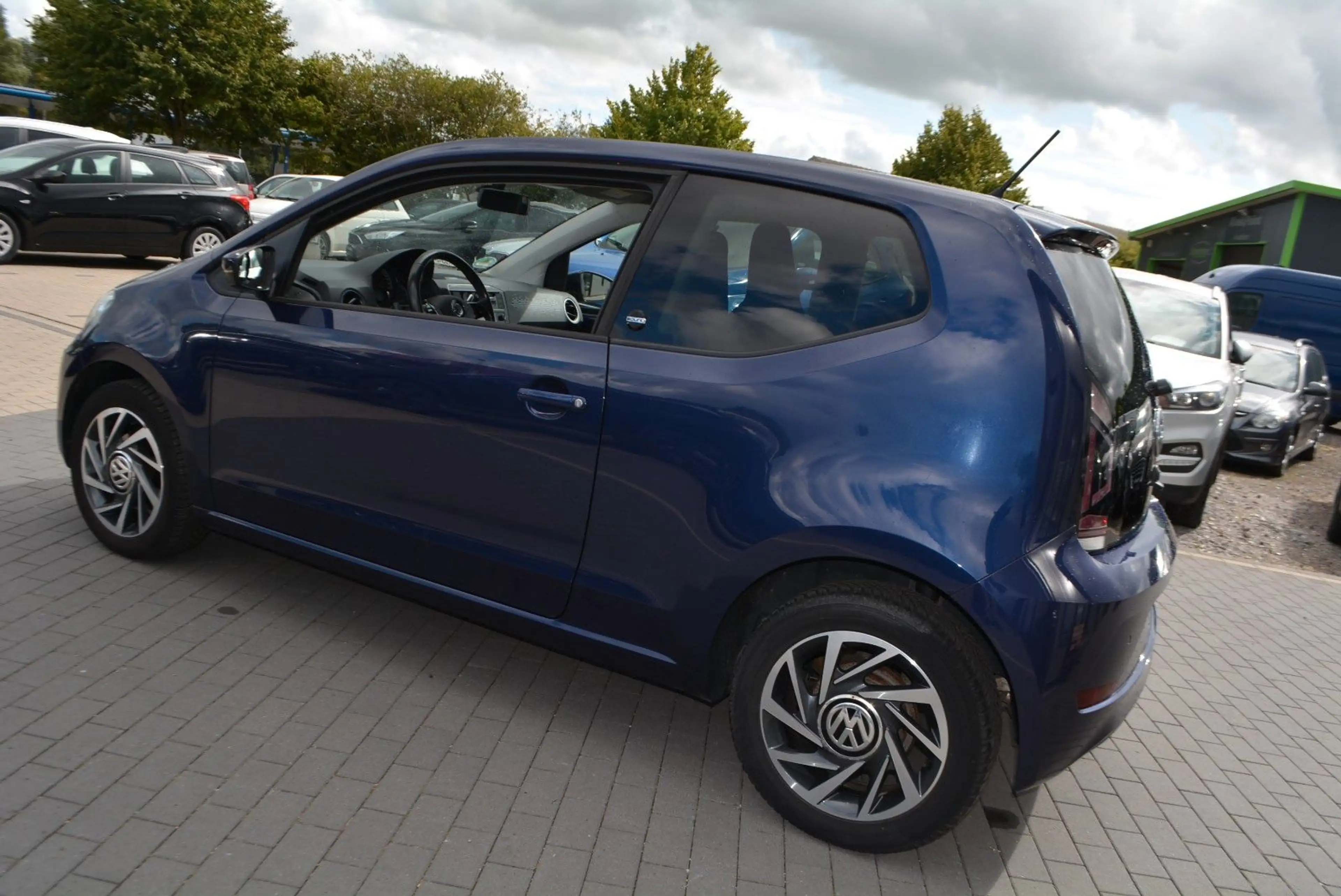 Volkswagen up! sound up!