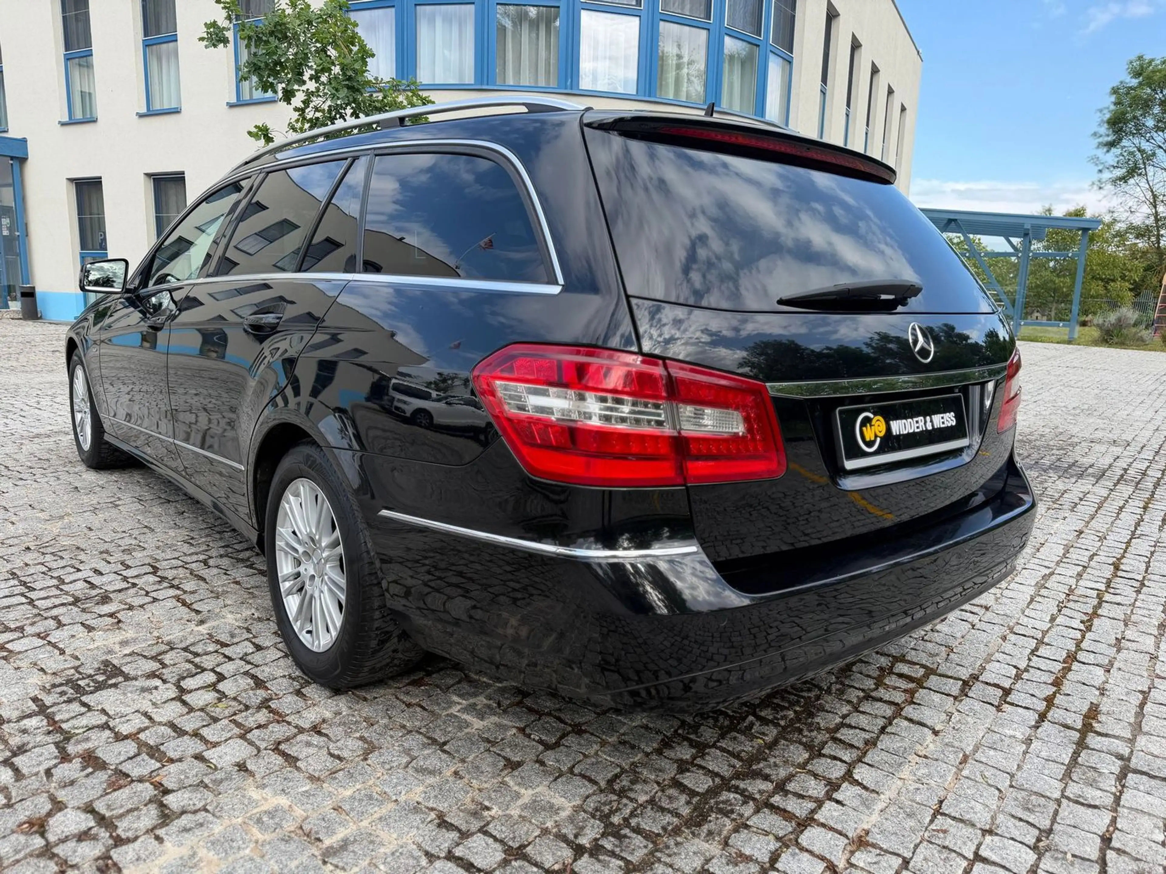 Mercedes-Benz E 250 CDI AUTOMATIK/DISTRONIC/ASSIST-PAKET/AHK — photo 4
