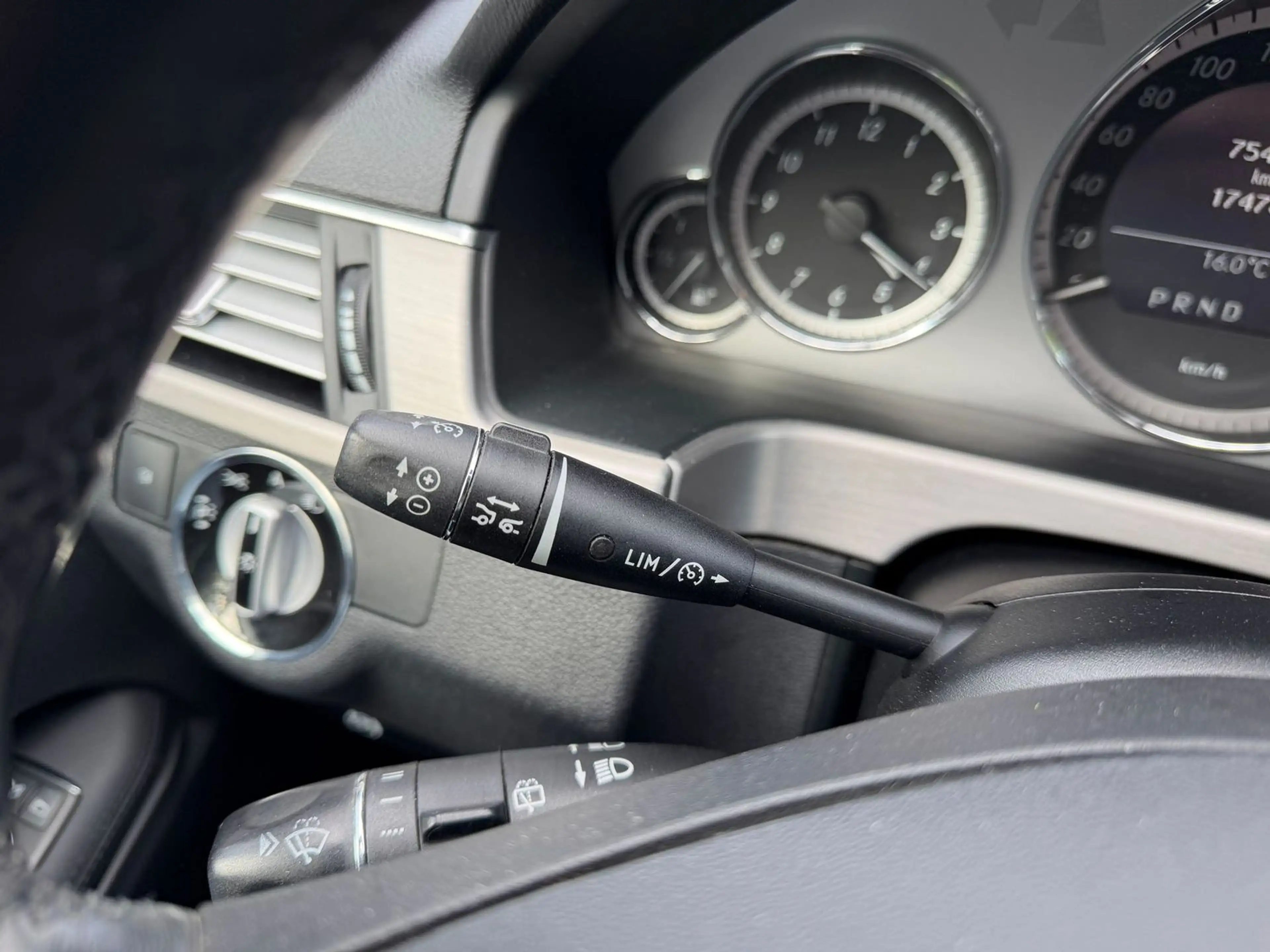 Mercedes-Benz E 250 CDI AUTOMATIK/DISTRONIC/ASSIST-PAKET/AHK — photo 14