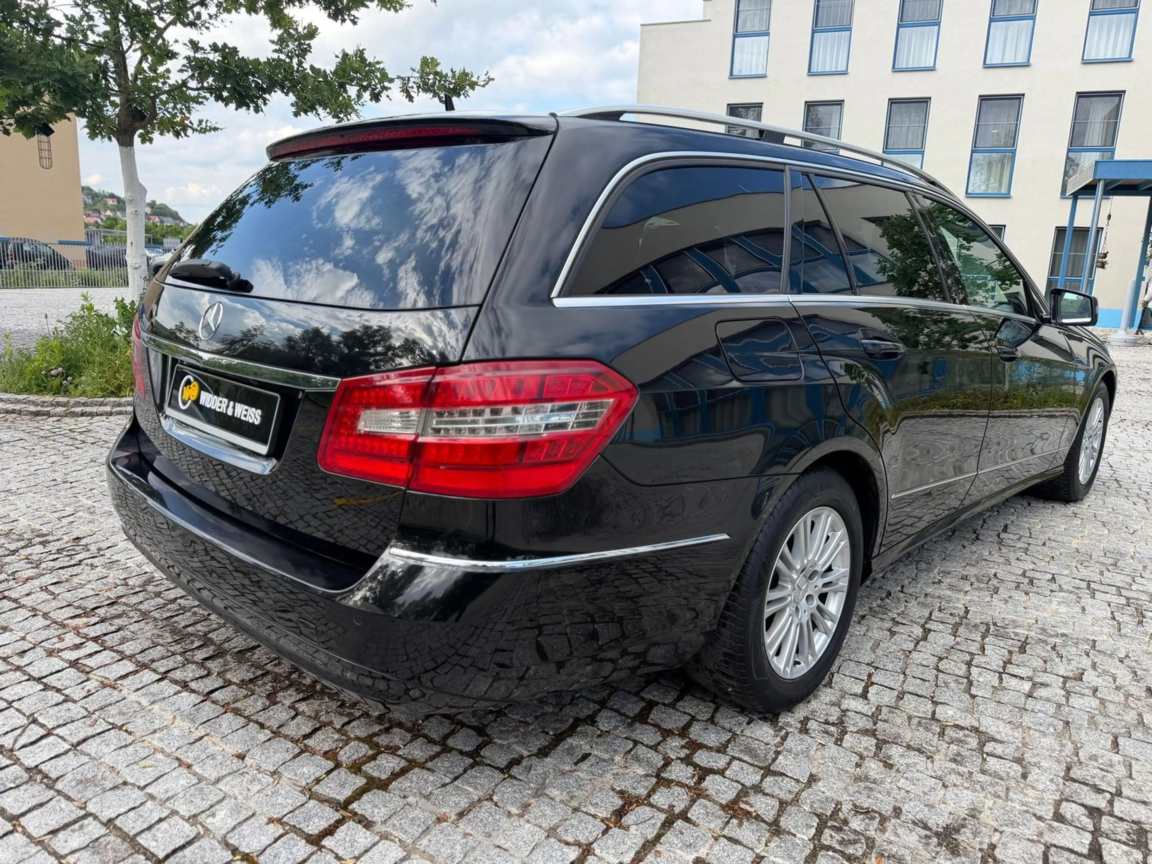 Mercedes-Benz E 250 CDI AUTOMATIK/DISTRONIC/ASSIST-PAKET/AHK — photo 3