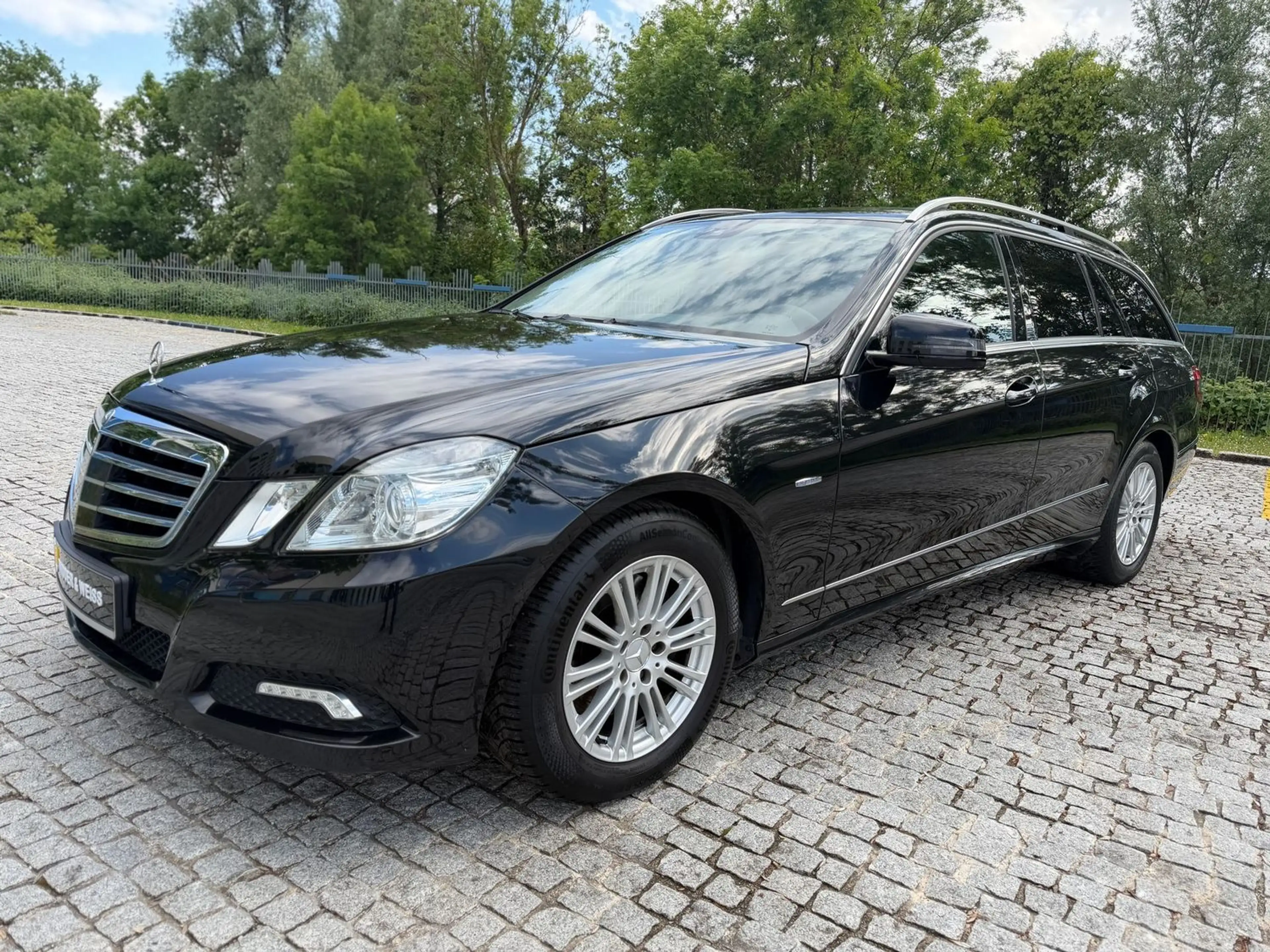 Mercedes-Benz E 250 CDI AUTOMATIK/DISTRONIC/ASSIST-PAKET/AHK