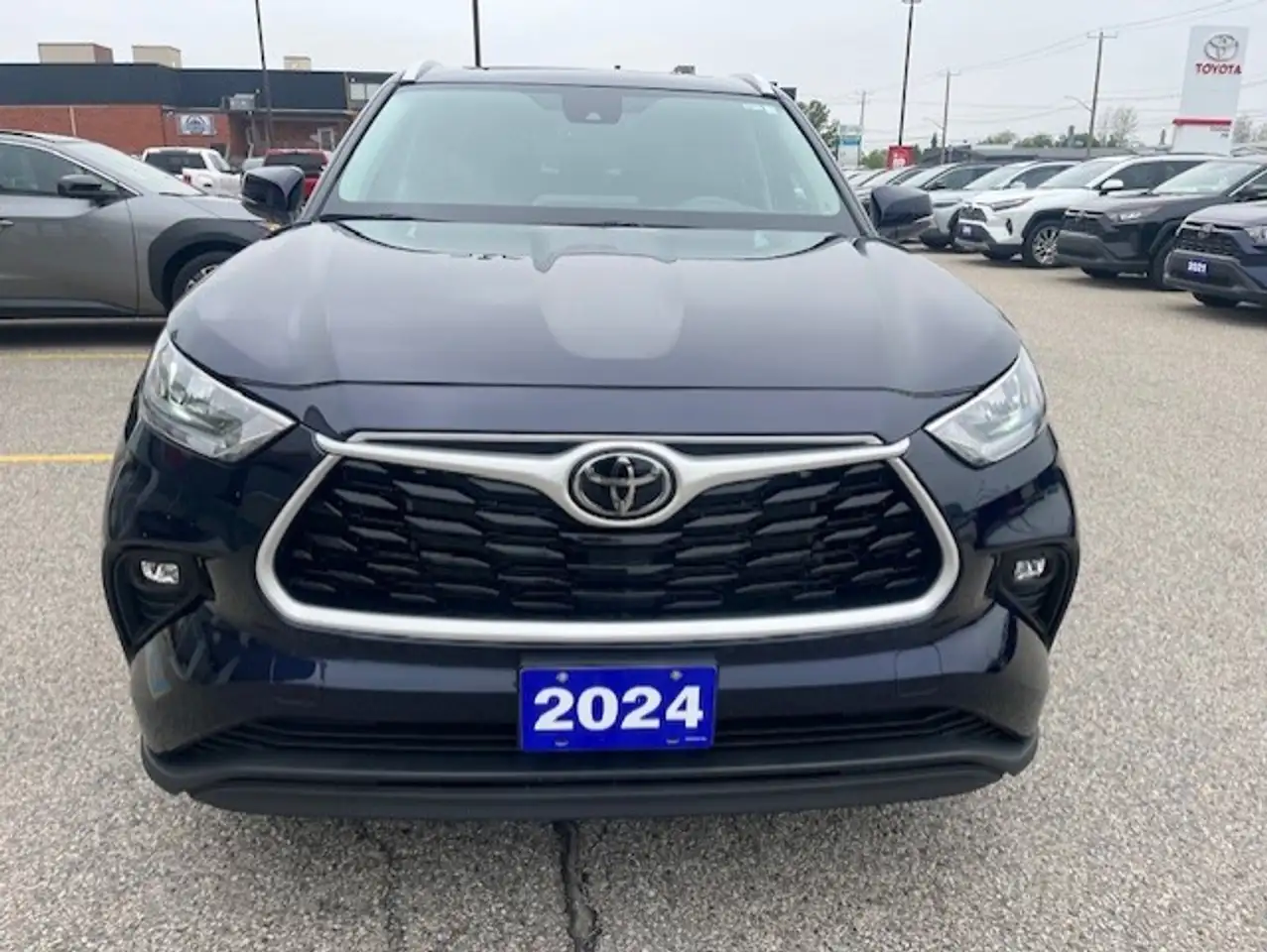 Toyota Highlander снимка Toyota Highlander