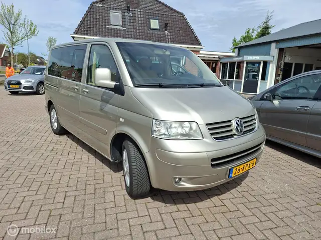 Volkswagen T5 Transporter Multivan 2.5 TDI Comfortline