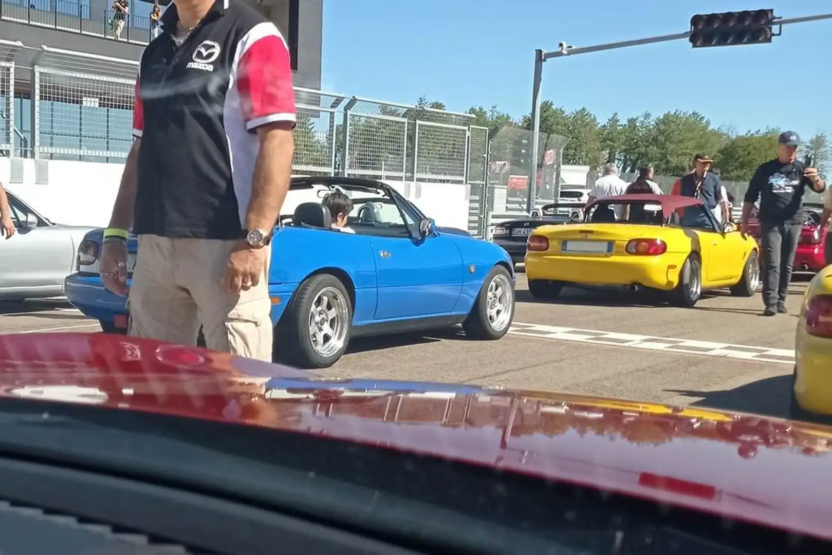 Mazda MX-5 TURBO Sunburst Yellow Amarillo - 2