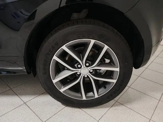 Land Rover Range Rover Evoque view 9
