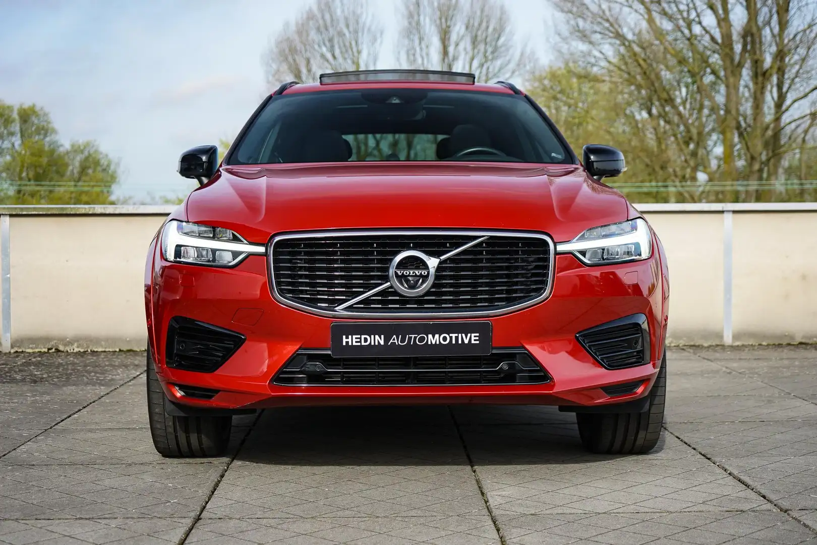 Volvo XC60 T8 Twin Engine AWD R-Design | Luchtvering | BLIS | Rood - 2