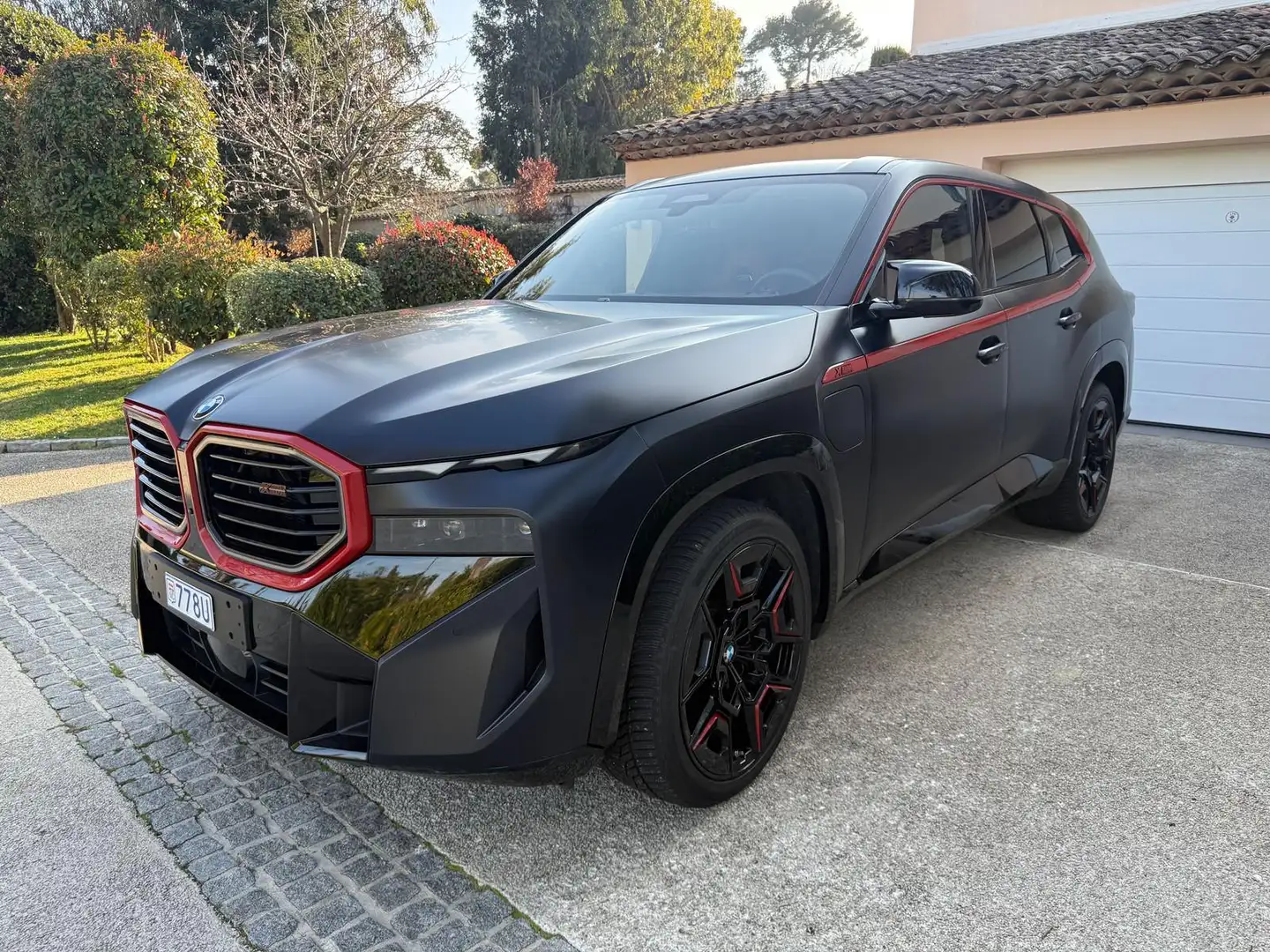 BMW XM RED Label Schwarz - 1