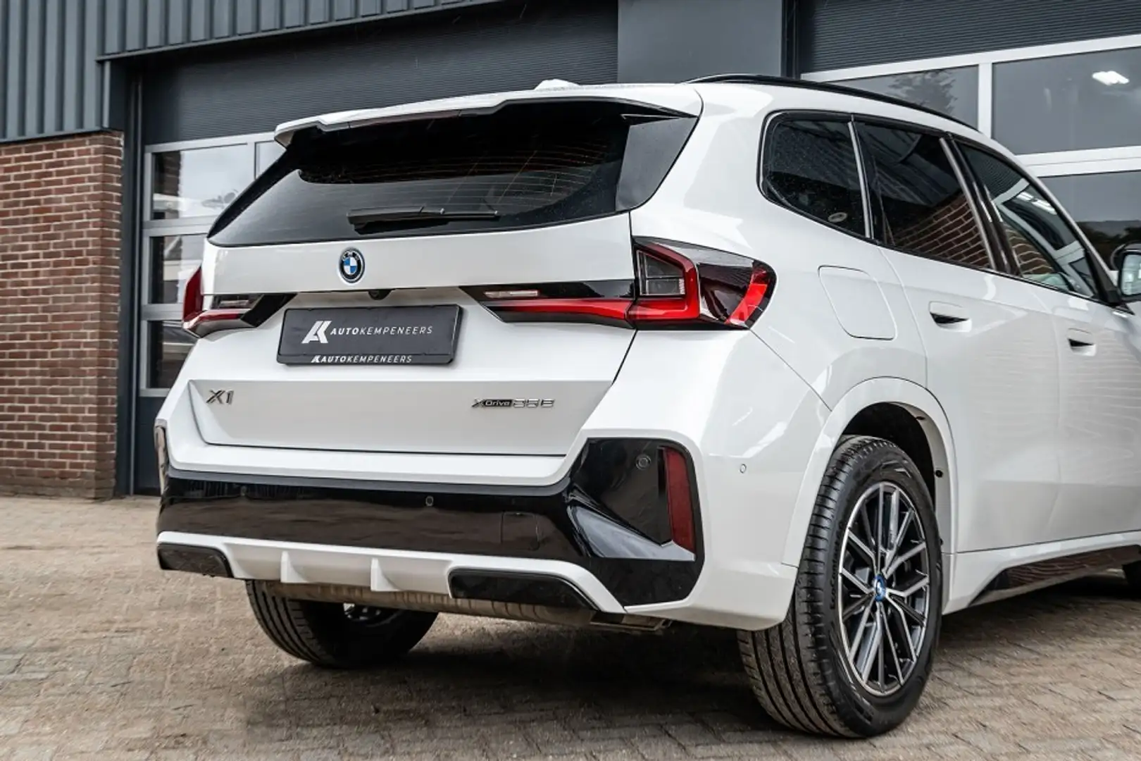 BMW X1 25e xDrive M Sport | Shadow | Driving Ass. Plus | Blanc - 2