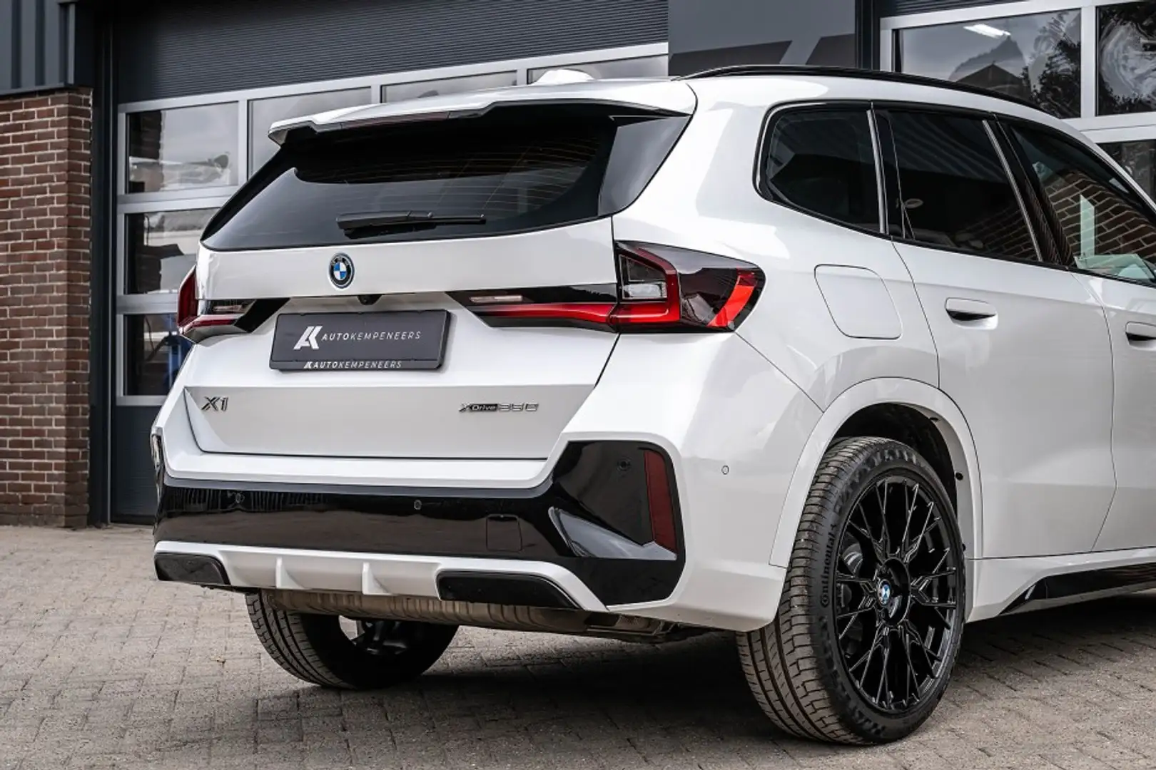 BMW X1 25e xDrive M Sport | Shadow | Driving Ass. Plus | Wit - 2