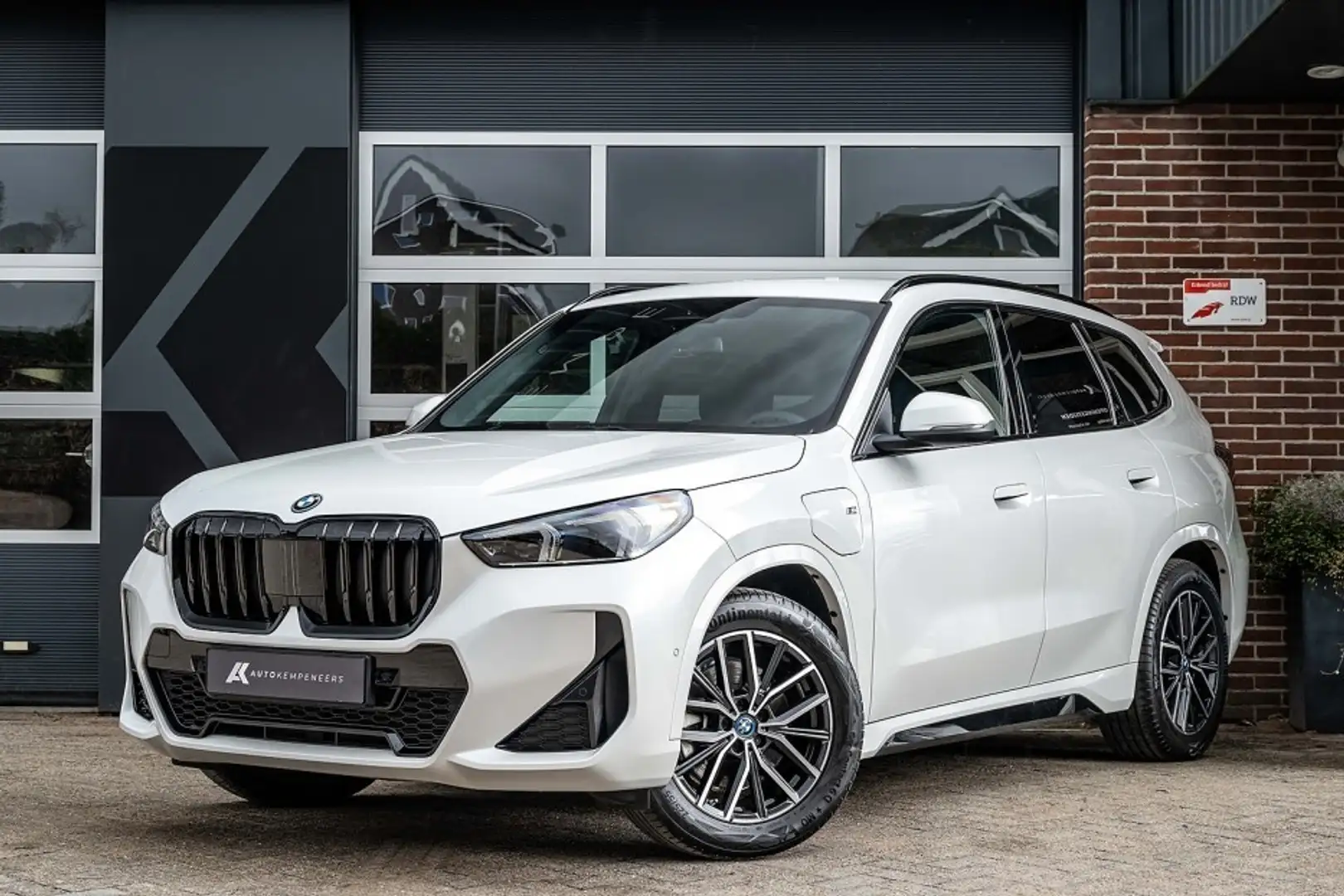 BMW X1 25e xDrive M Sport | Shadow | Driving Ass. Plus | Blanc - 1