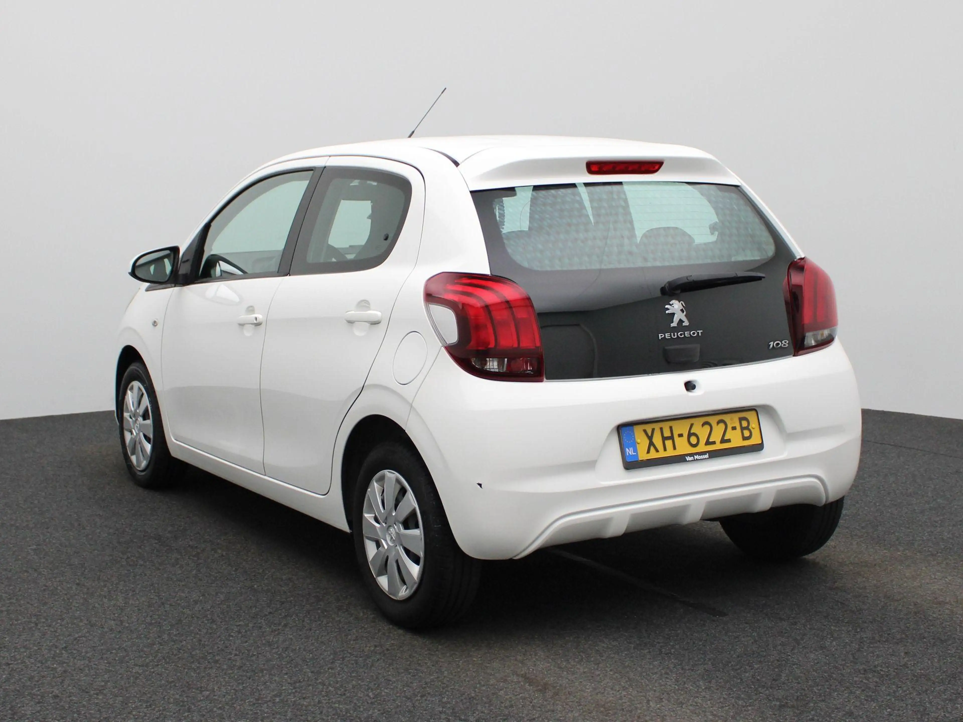 Peugeot 108 1.0 e-VTi Active — photo 2