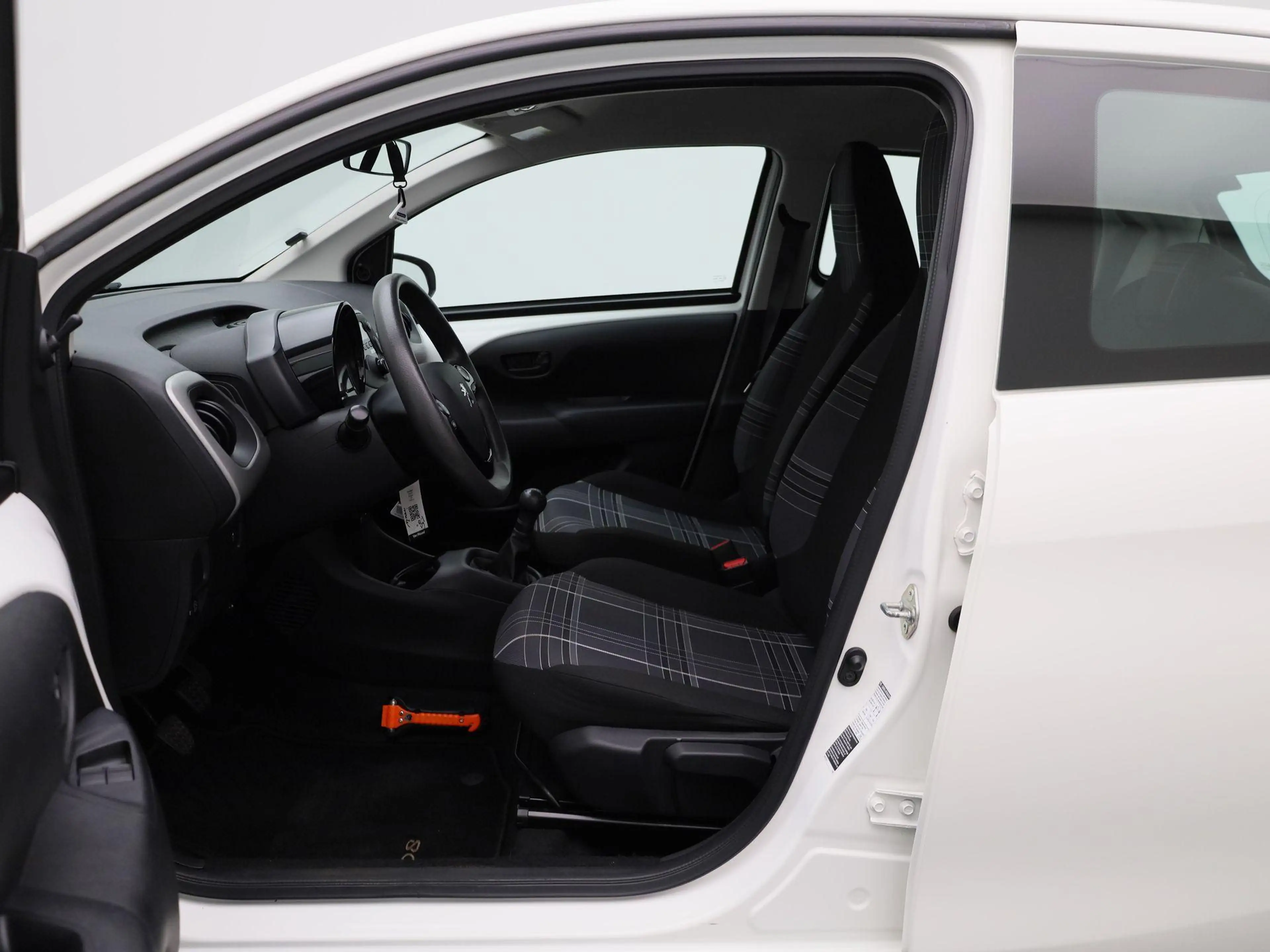 Peugeot 108 1.0 e-VTi Active — photo 9