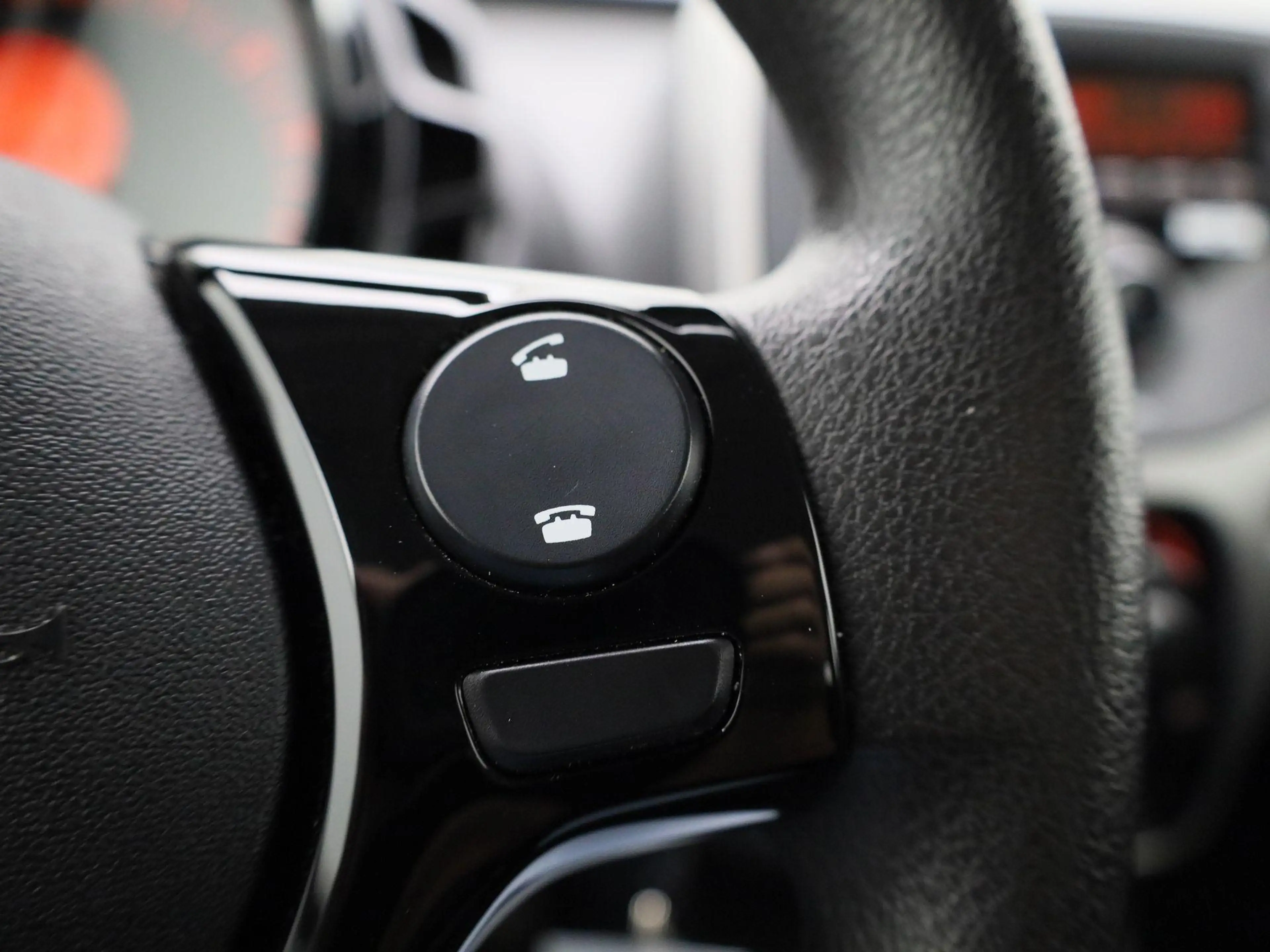 Peugeot 108 1.0 e-VTi Active — photo 15