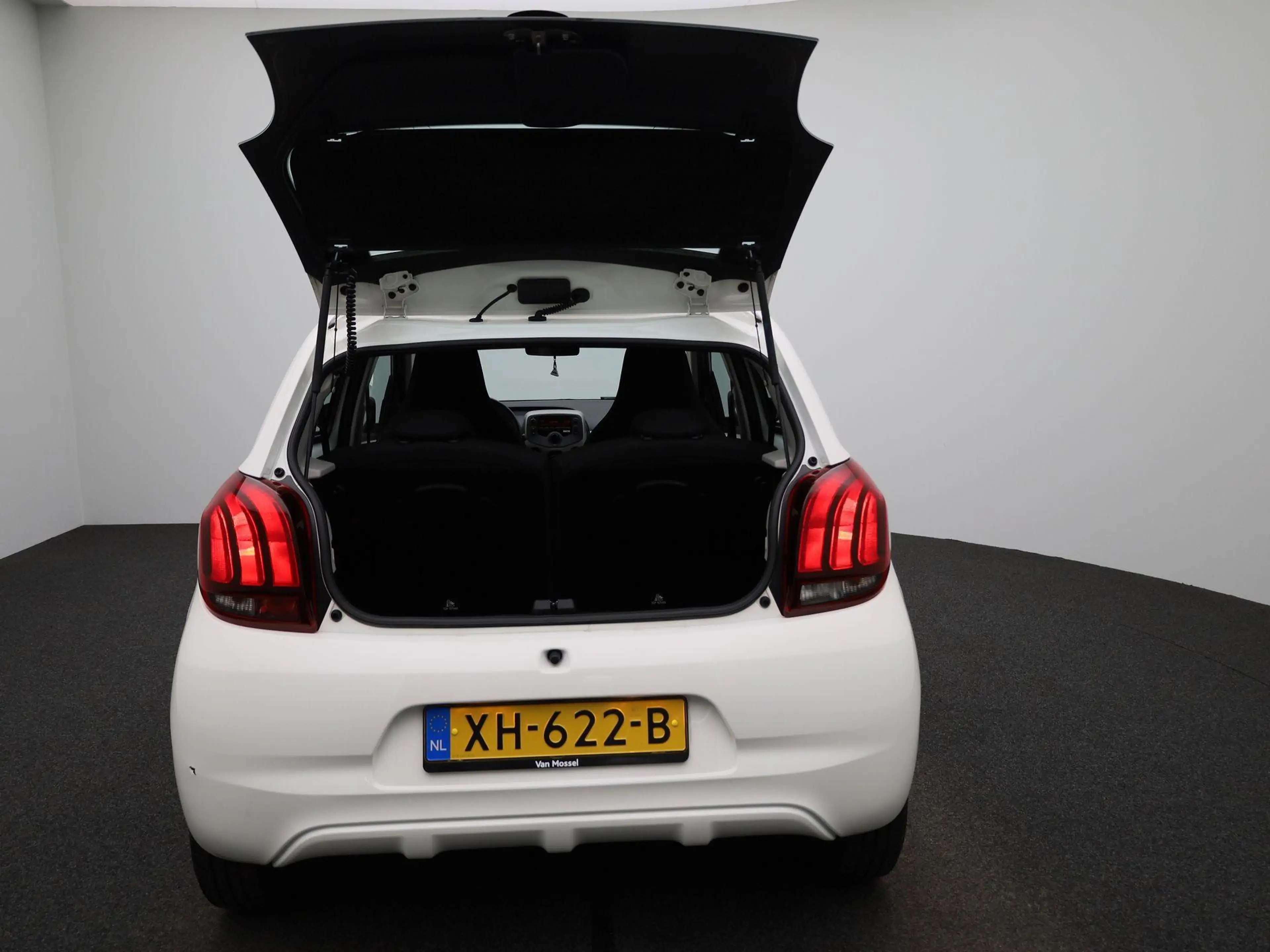 Peugeot 108 1.0 e-VTi Active — photo 11