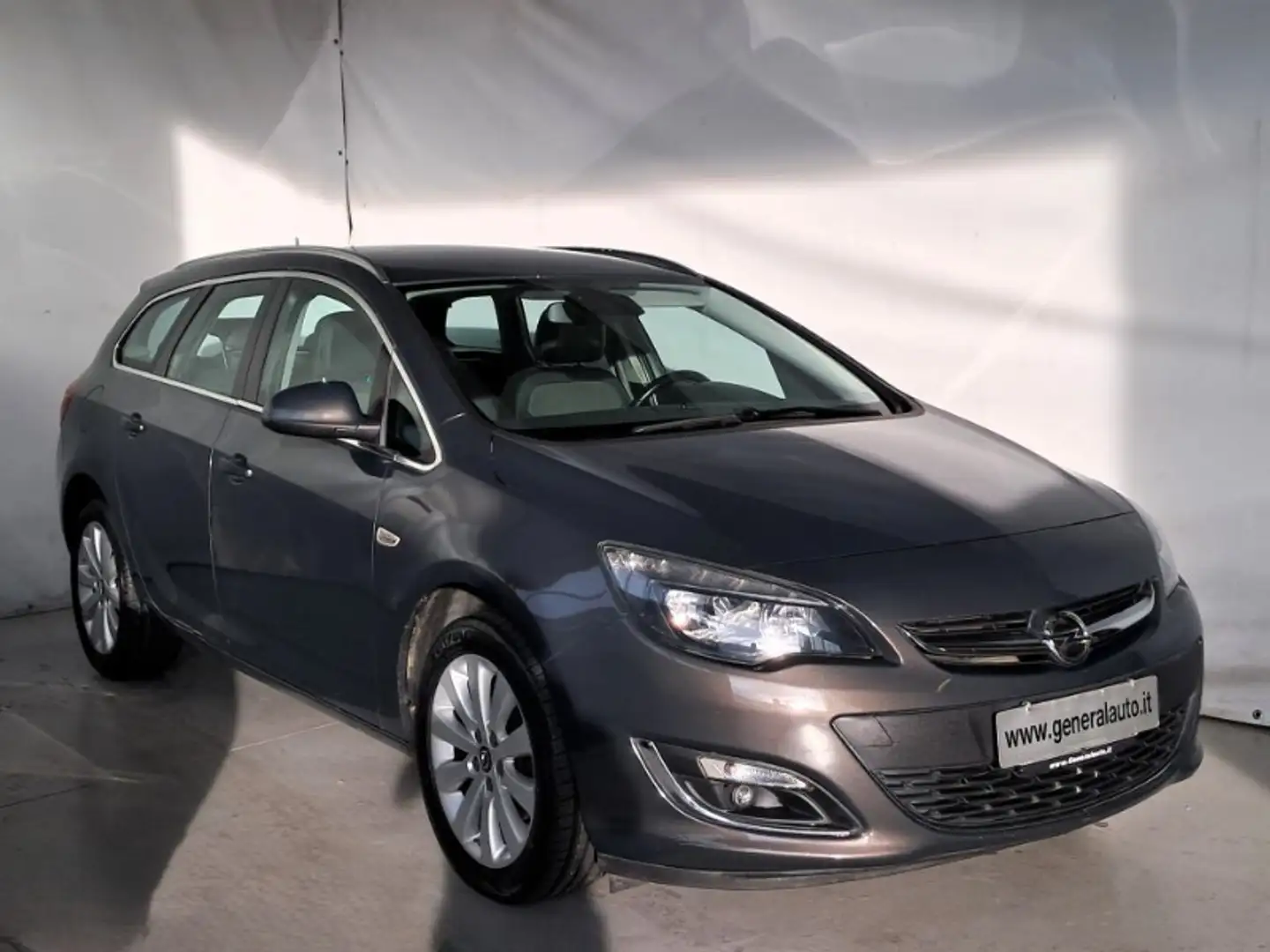 Opel Astra 1.6 CDTI EcoFLEX S&S ST Cosmo Gris - 2