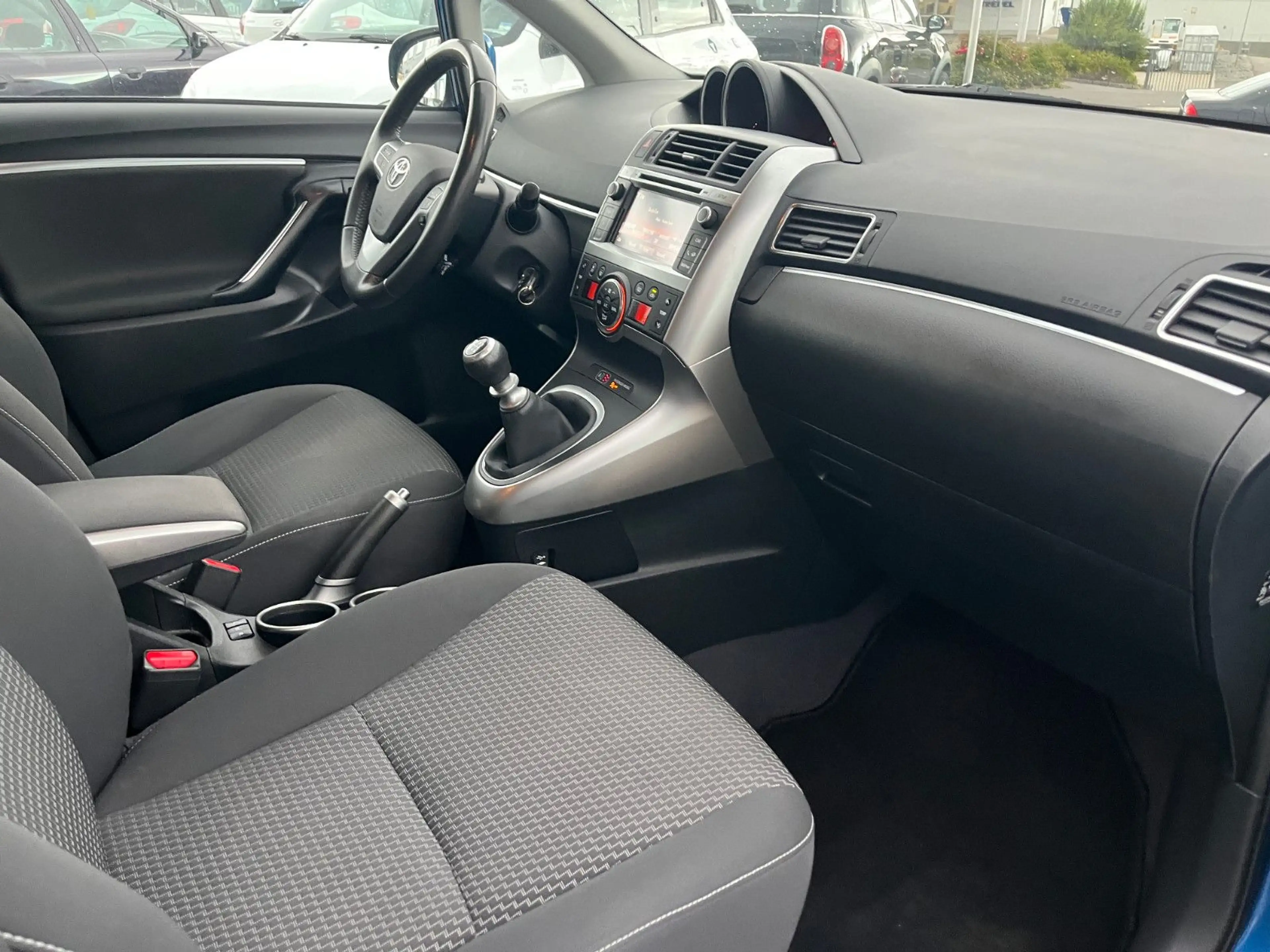 Toyota Verso Comfort — photo 15